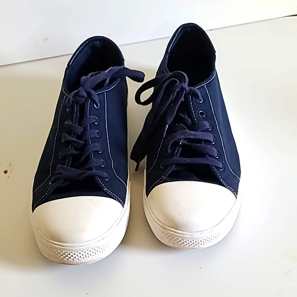 Man's Old-Navy Canvas Lace-up sneakers - Picture 1 of 9
